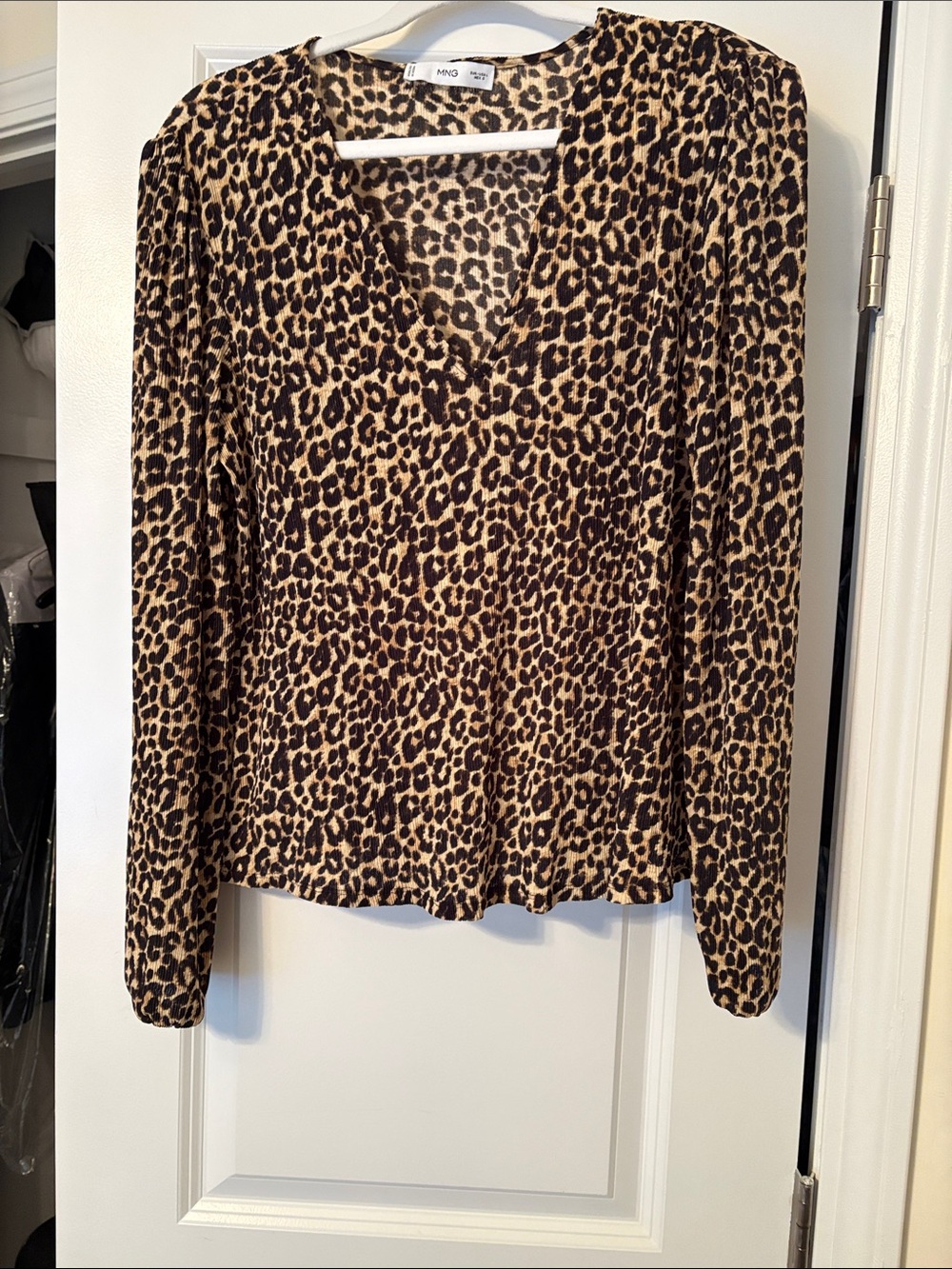 Ming Wang Leopard Print V-Neck Long Sleeve Top - Tan/Black
